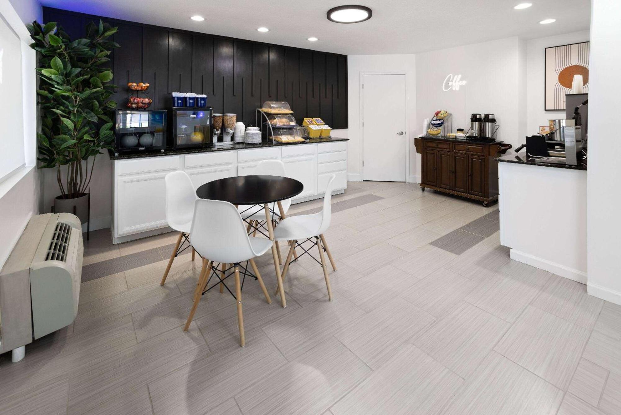 Days Inn By Wyndham Acworth Extérieur photo